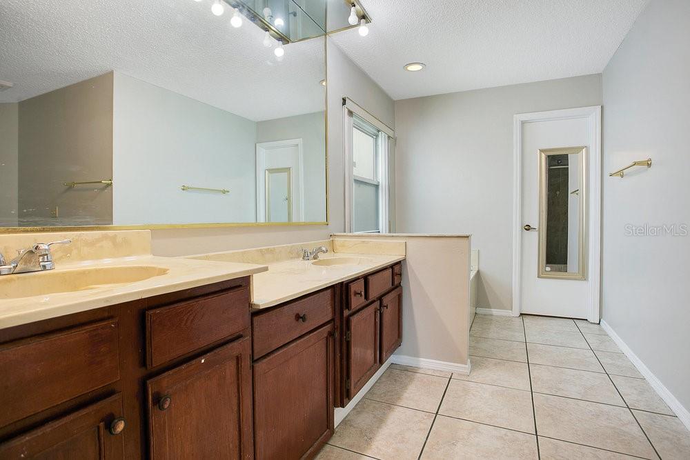 LAKEWOOD AT THE CROSSINGS UNIT 6 - Residential