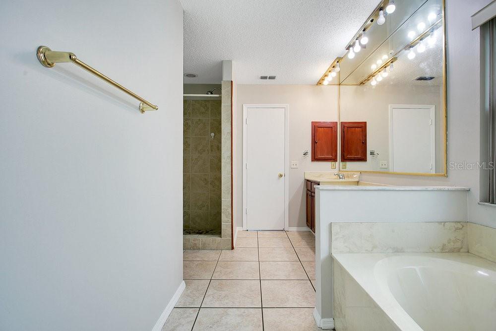 LAKEWOOD AT THE CROSSINGS UNIT 6 - Residential