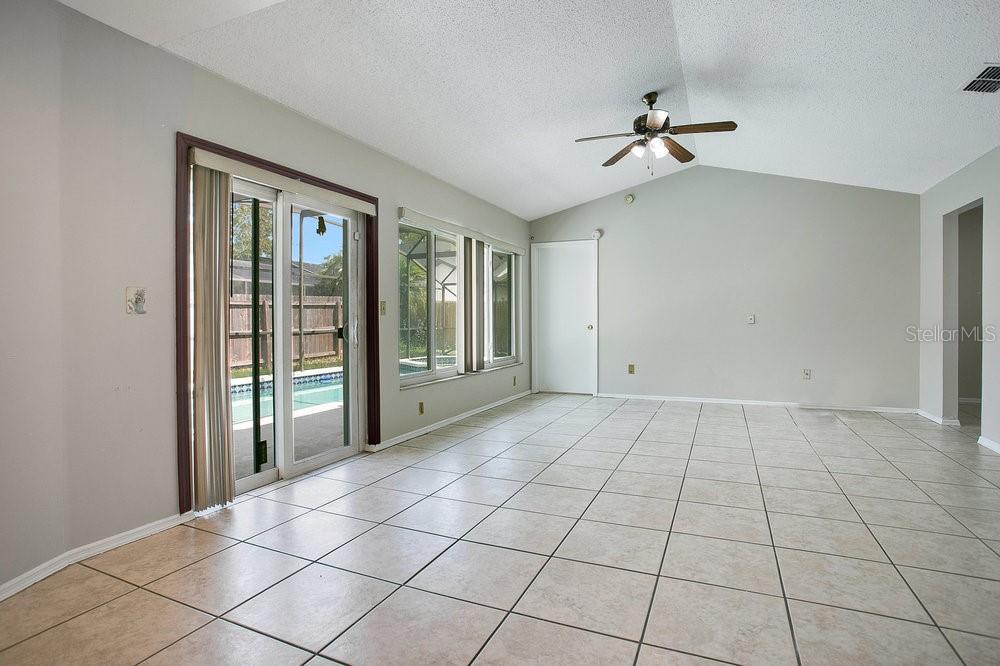 LAKEWOOD AT THE CROSSINGS UNIT 6 - Residential