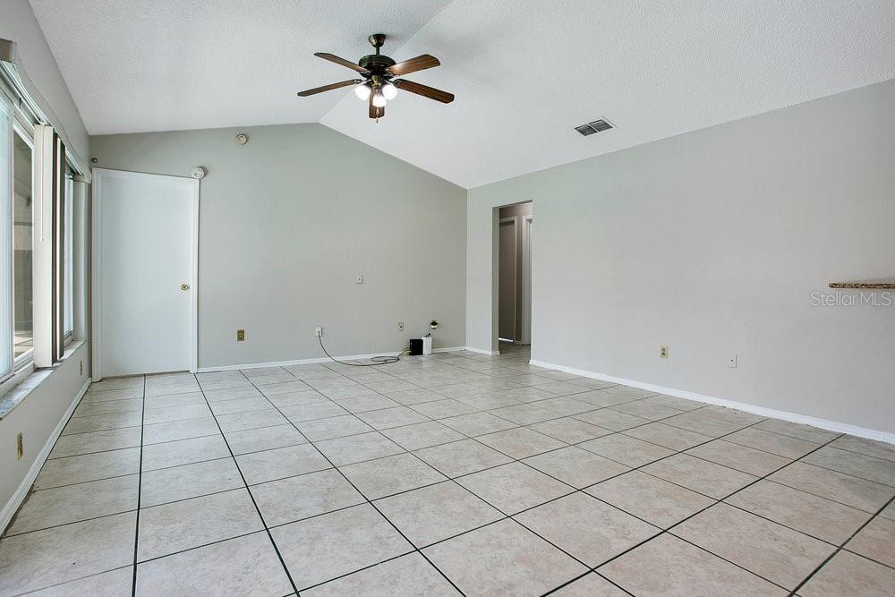LAKEWOOD AT THE CROSSINGS UNIT 6 - Residential