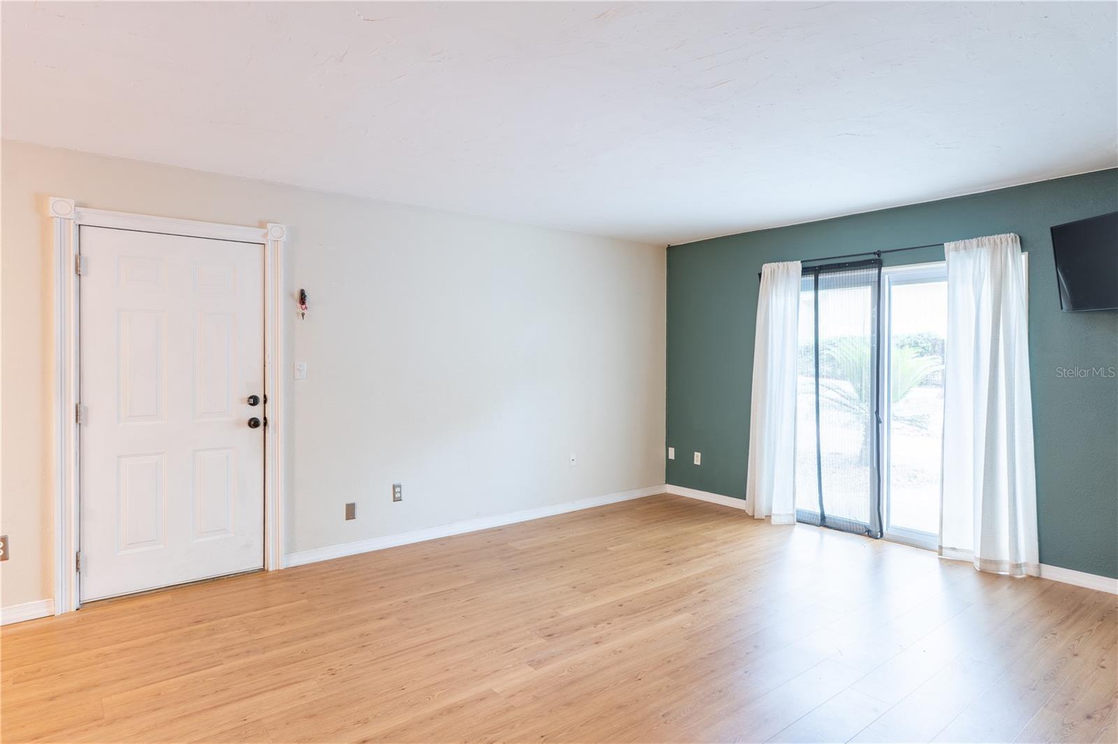 HAWTHORNE RESERVE - Residential