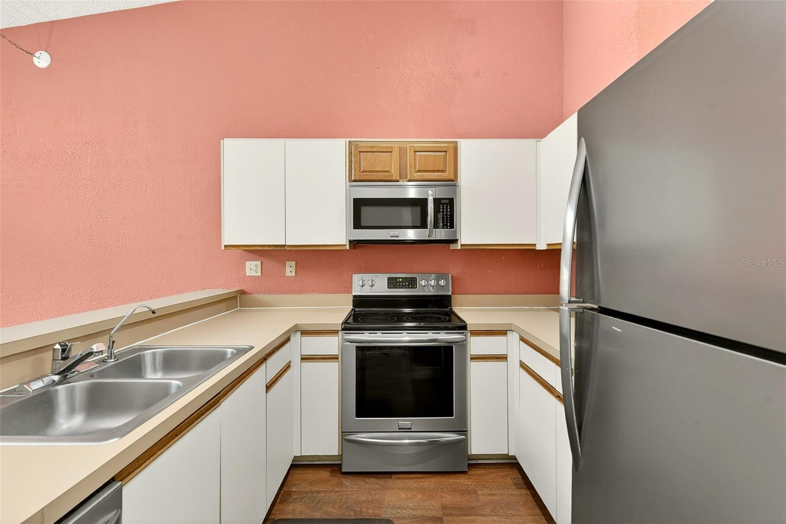LAKE FOREST CONDO - Residential