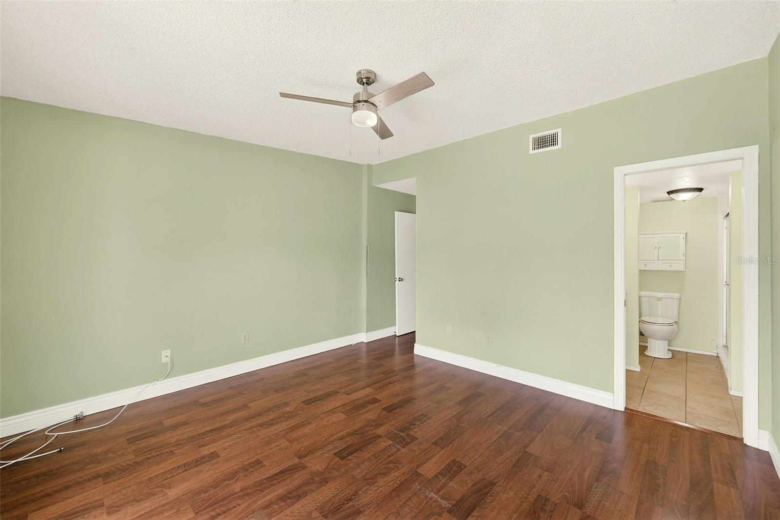 LAKE FOREST CONDO - Residential