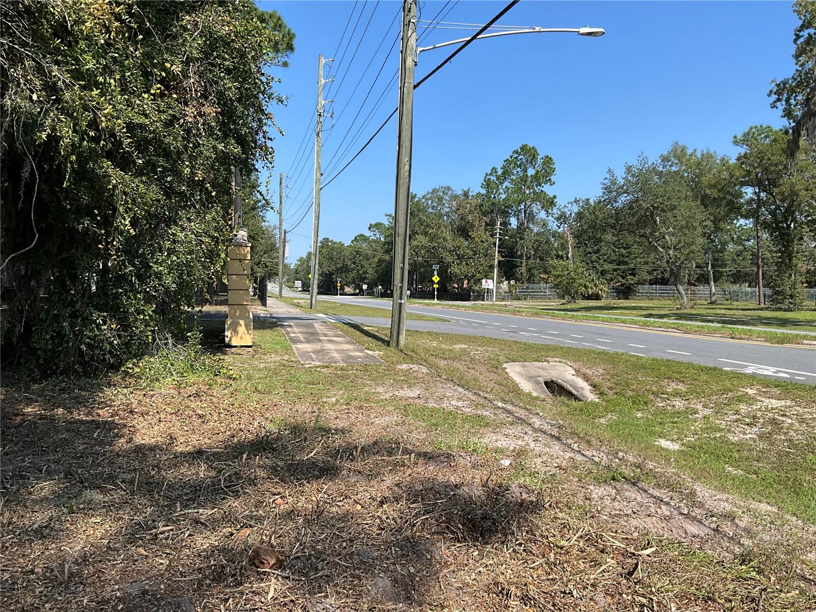 Enterprise zone, Mixed Use, residential acres. Water and sewer available. Underbrushed this week. Possible 12-15 units an acre. Convenient location to Gainesville, 3.5 miles and the airport is about 3.5 miles. Gainesville High School within blocks of property.