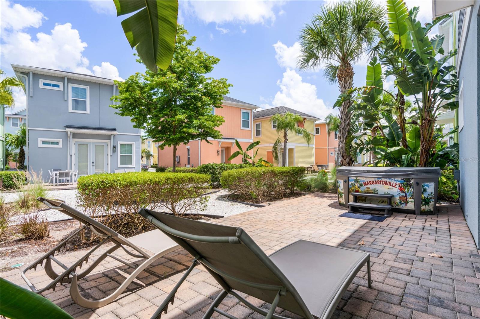 ROLLING OAKS / MARGARITAVILLE - Residential