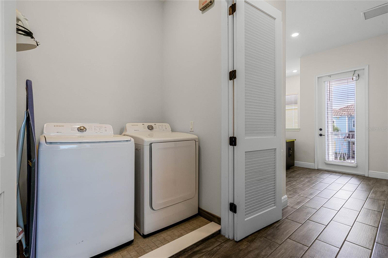 ROLLING OAKS / MARGARITAVILLE - Residential