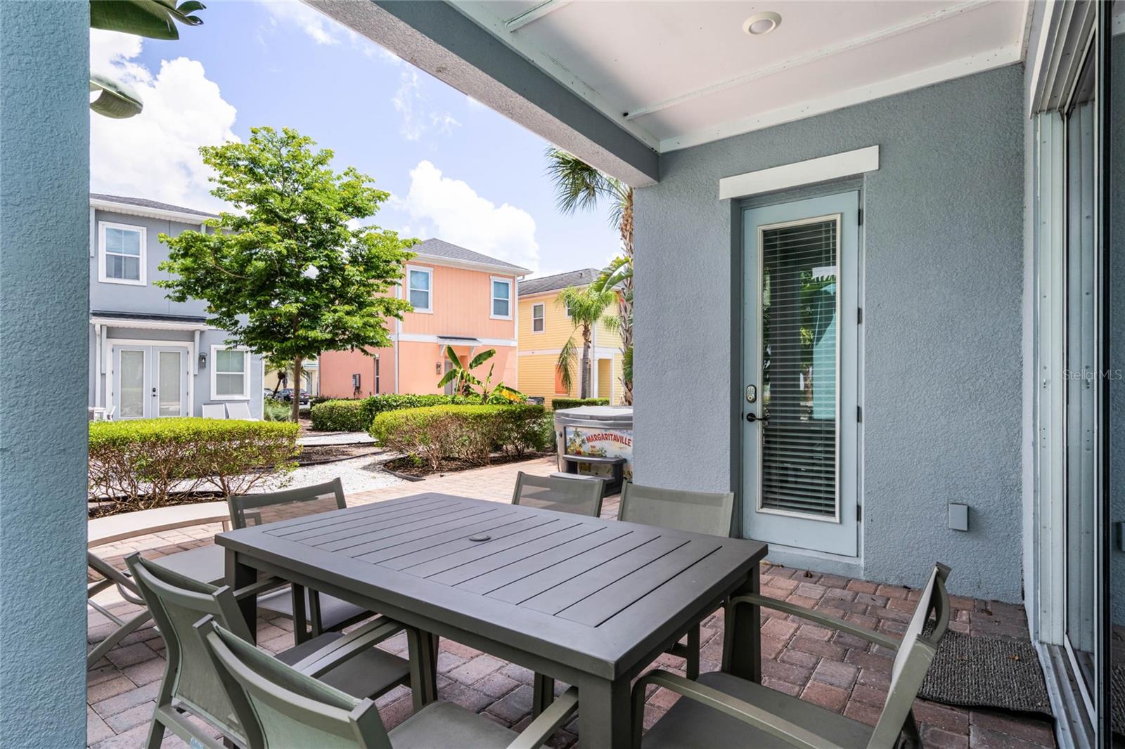 ROLLING OAKS / MARGARITAVILLE - Residential