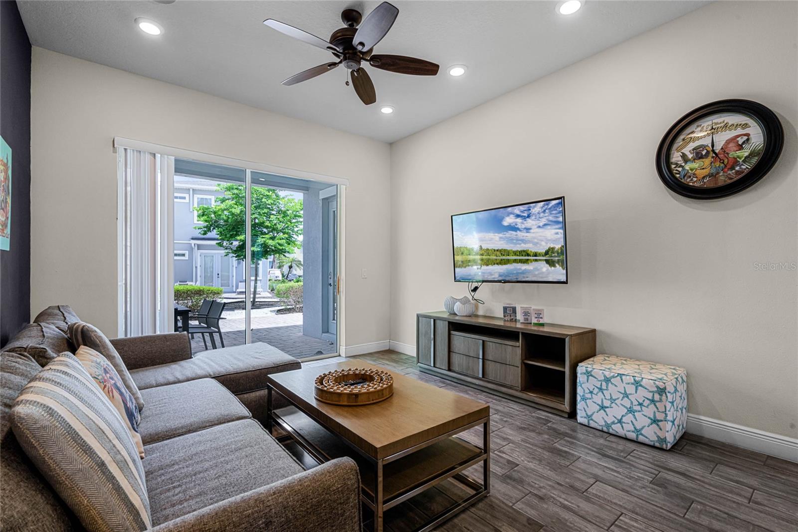 ROLLING OAKS / MARGARITAVILLE - Residential