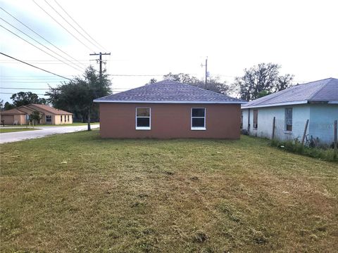 A home in LAKE ALFRED