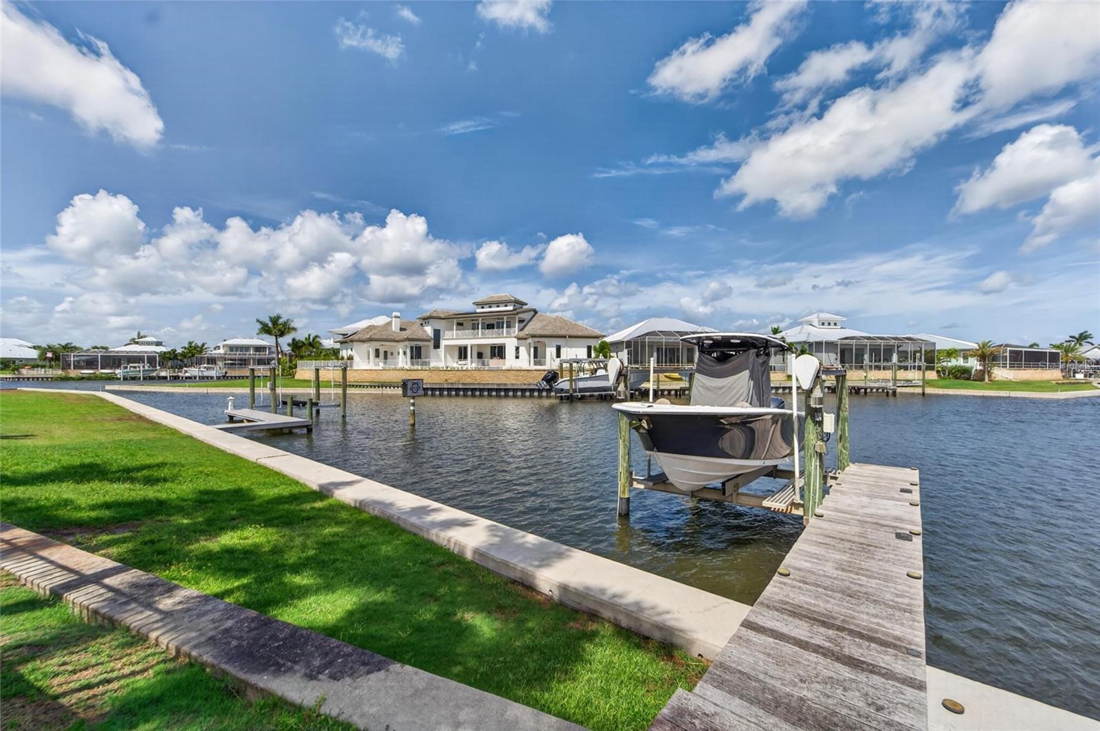 MIRABAY PH 3B-2 - Residential
