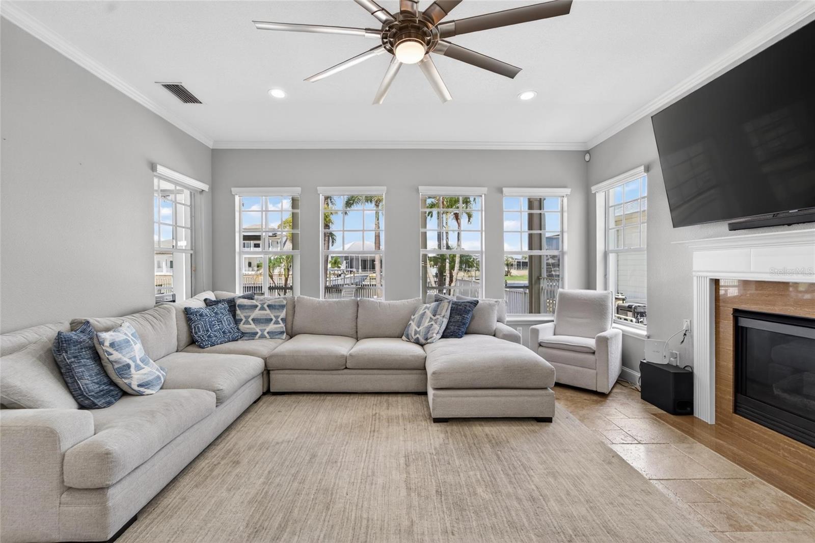 MIRABAY PH 3B-2 - Residential