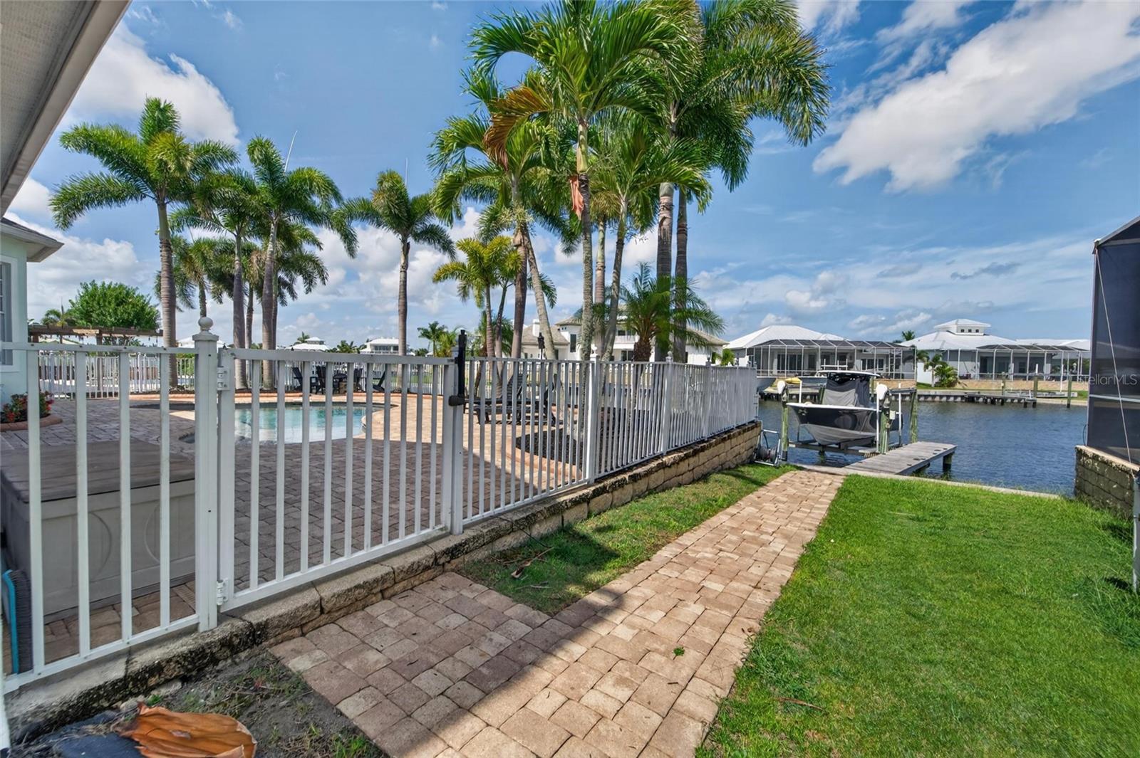MIRABAY PH 3B-2 - Residential