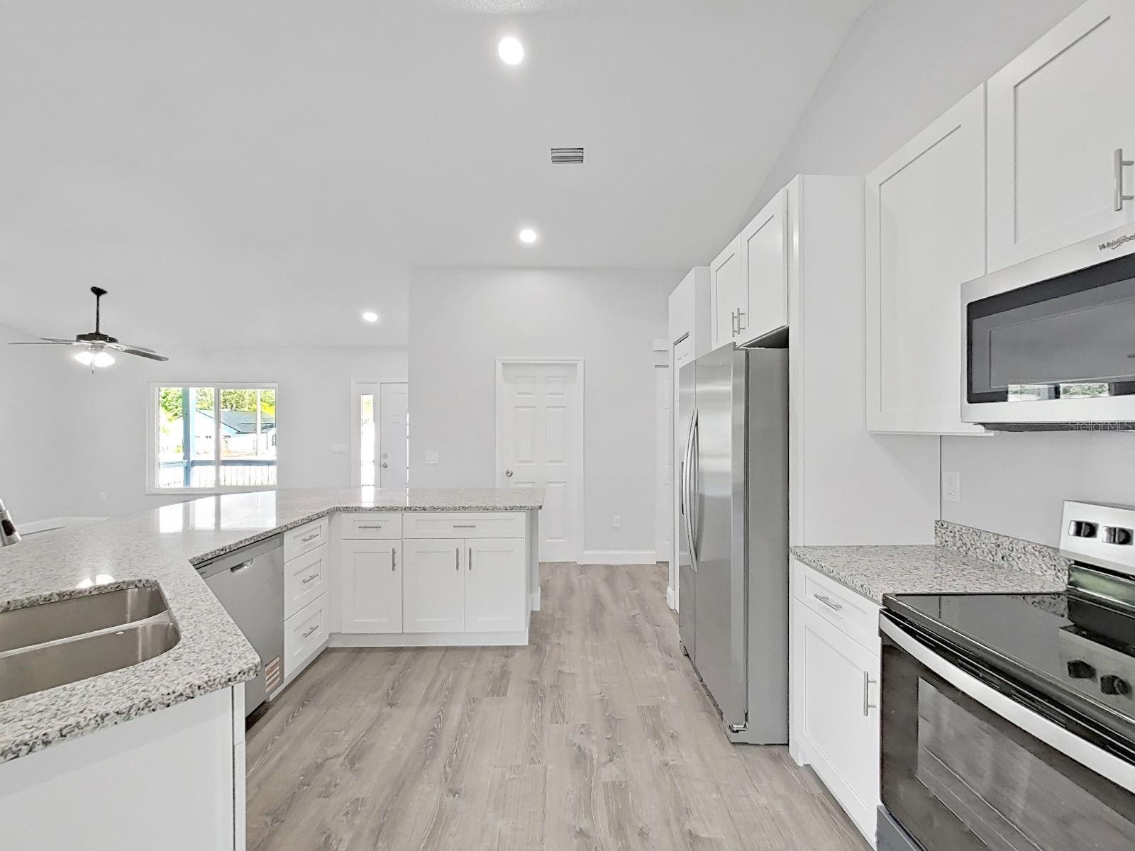 RAINBOW OAKS - Residential