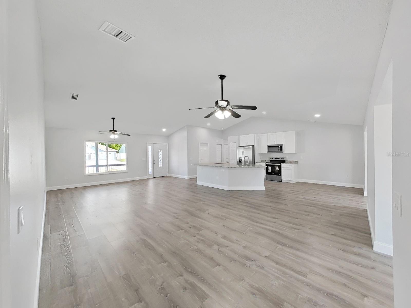 RAINBOW OAKS - Residential