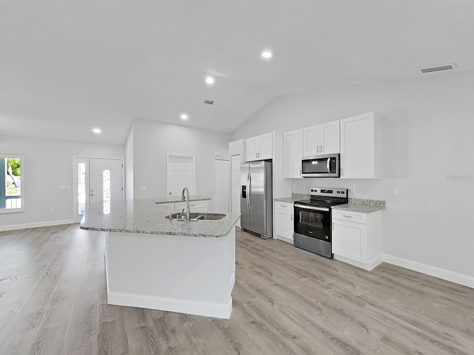 RAINBOW OAKS - Residential