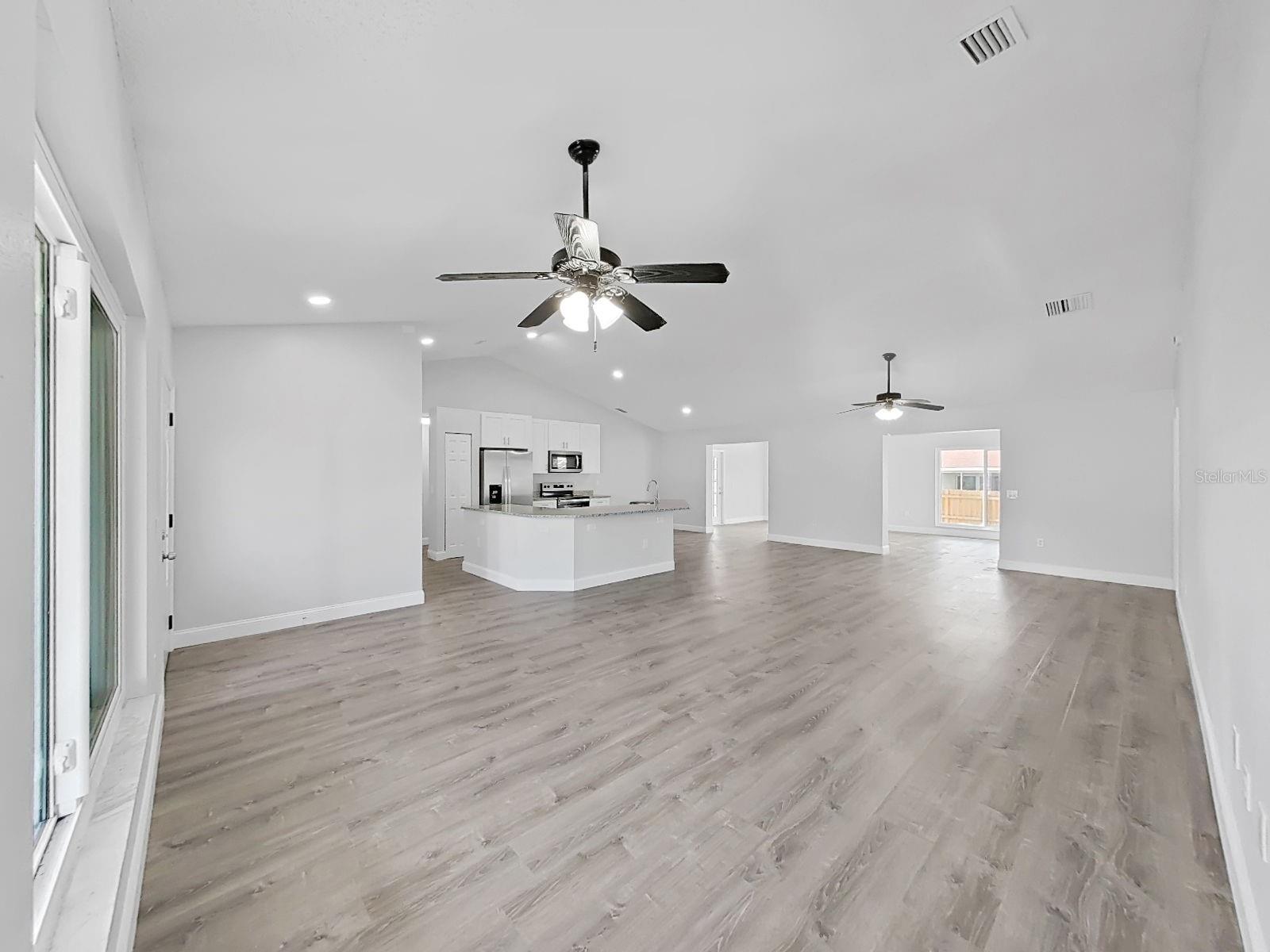 RAINBOW OAKS - Residential