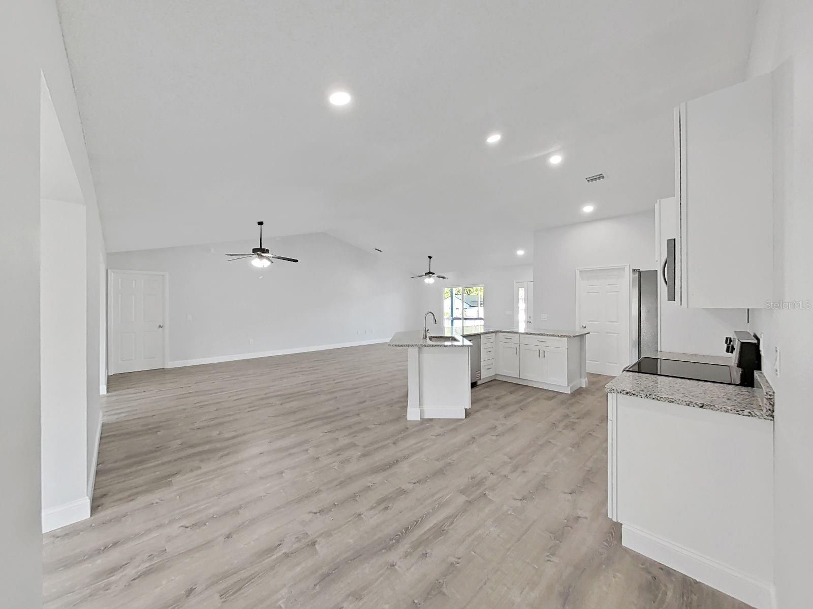 RAINBOW OAKS - Residential