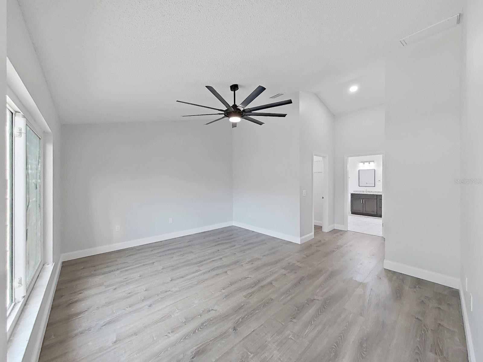 RAINBOW OAKS - Residential