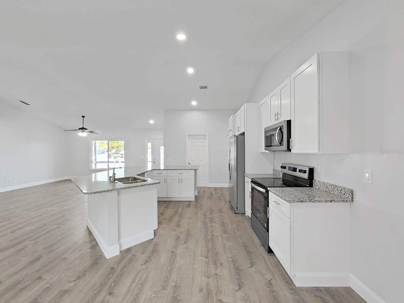 RAINBOW OAKS - Residential