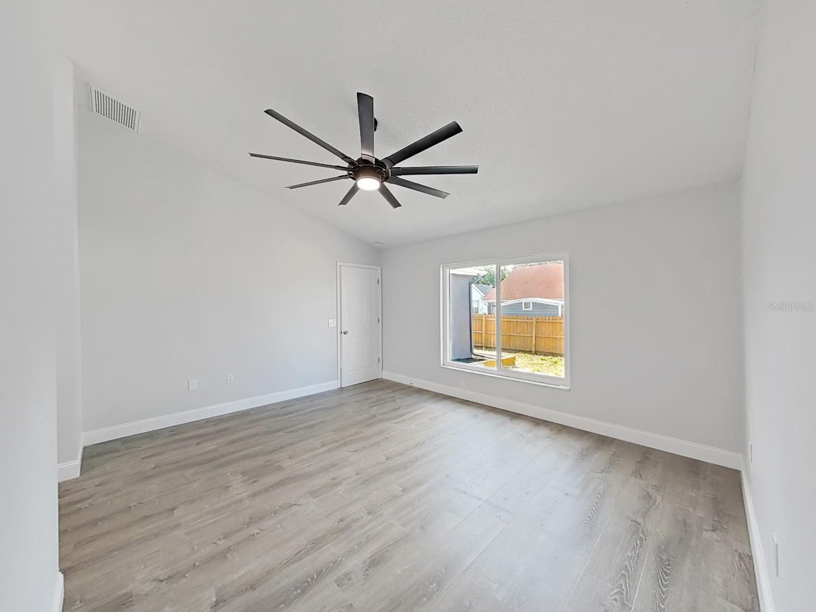 RAINBOW OAKS - Residential