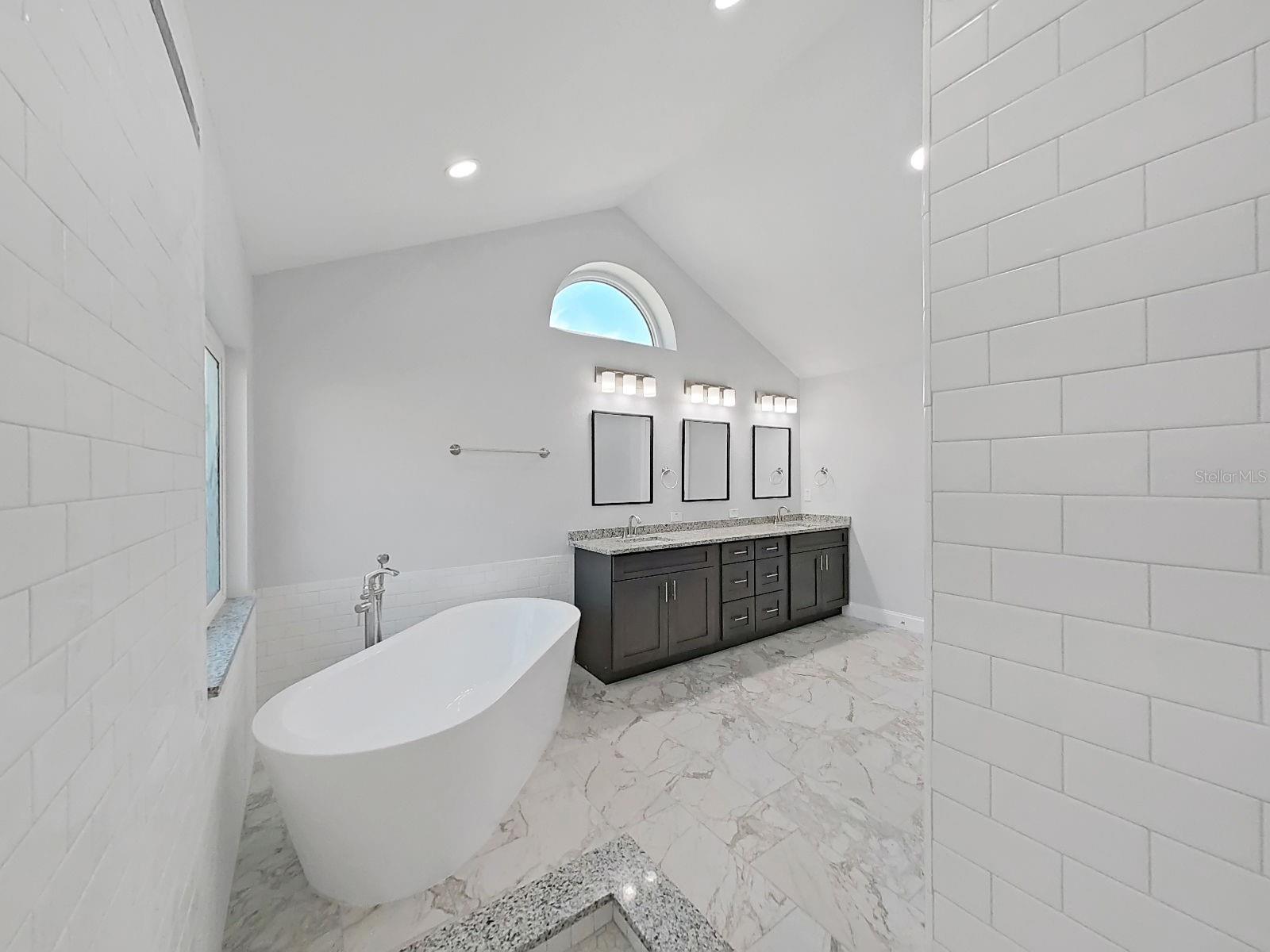 RAINBOW OAKS - Residential