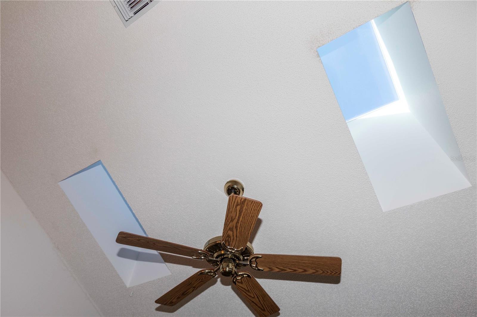 GOLF VIEW VILLAS CONDO 05 - Residential