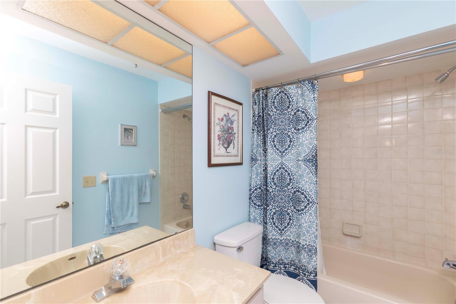 GOLF VIEW VILLAS CONDO 05 - Residential