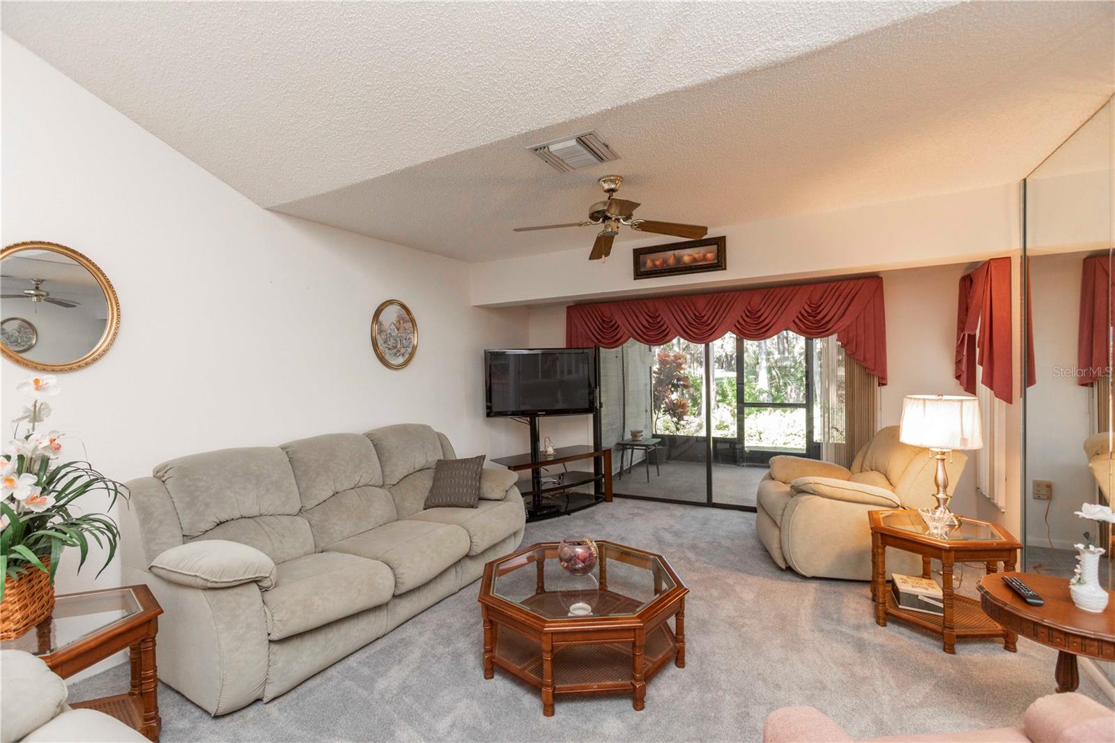 GOLF VIEW VILLAS CONDO 05 - Residential