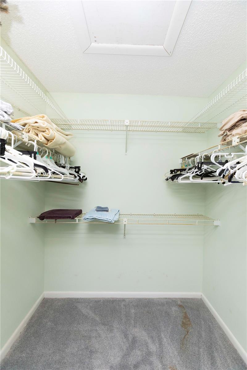 GOLF VIEW VILLAS CONDO 05 - Residential