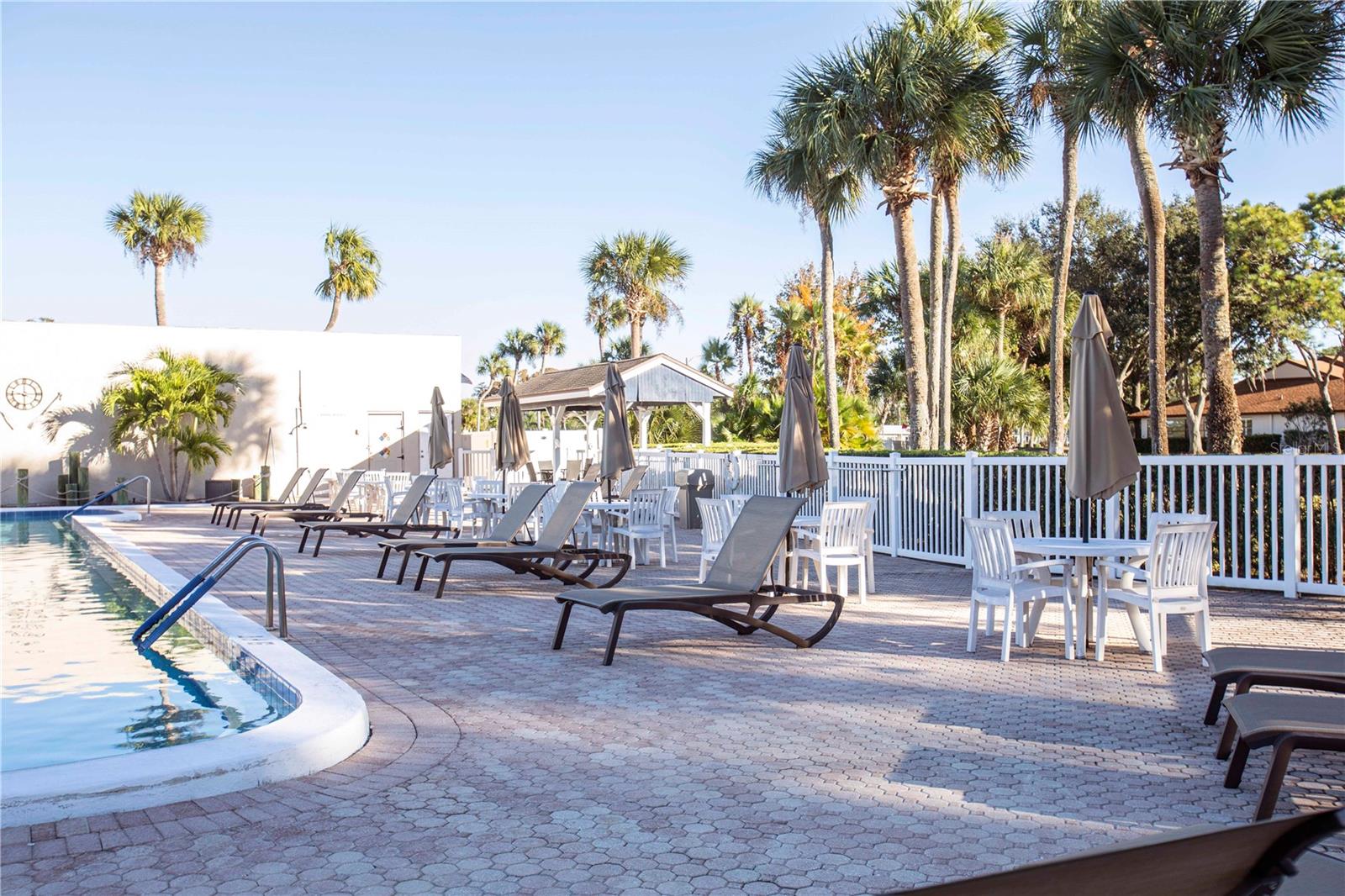 GOLF VIEW VILLAS CONDO 05 - Residential