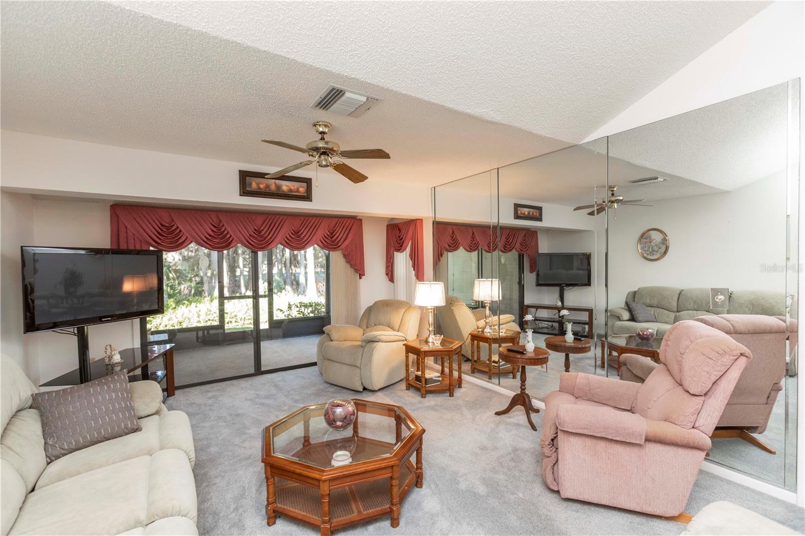 GOLF VIEW VILLAS CONDO 05 - Residential