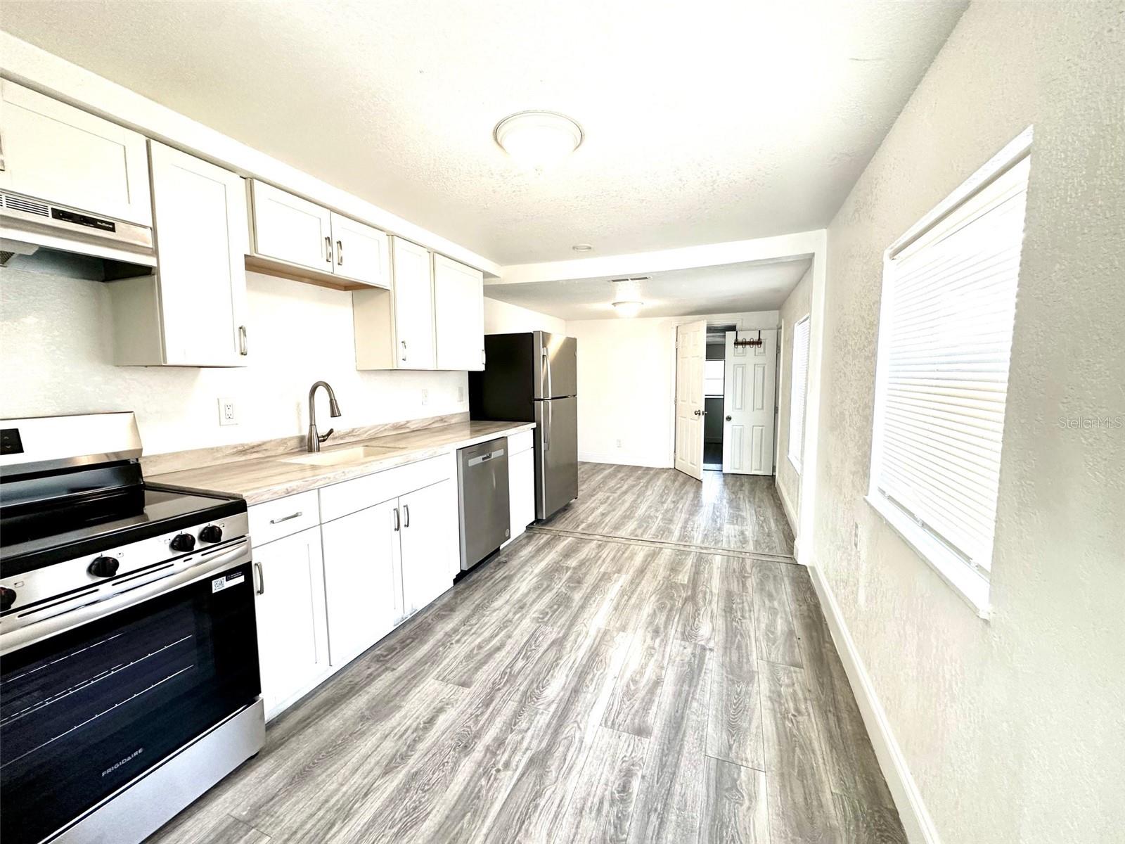 HOELDTKE HEIGHTS SUB - Residential Lease