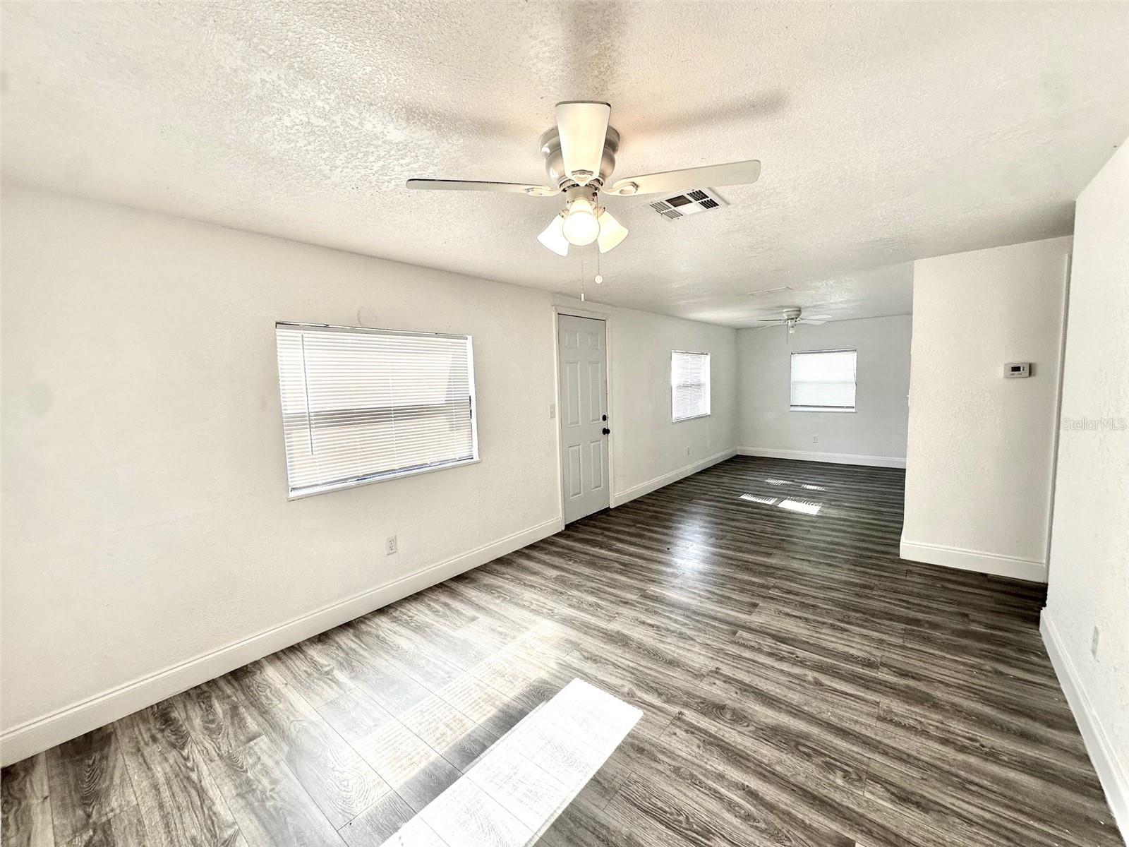 HOELDTKE HEIGHTS SUB - Residential Lease