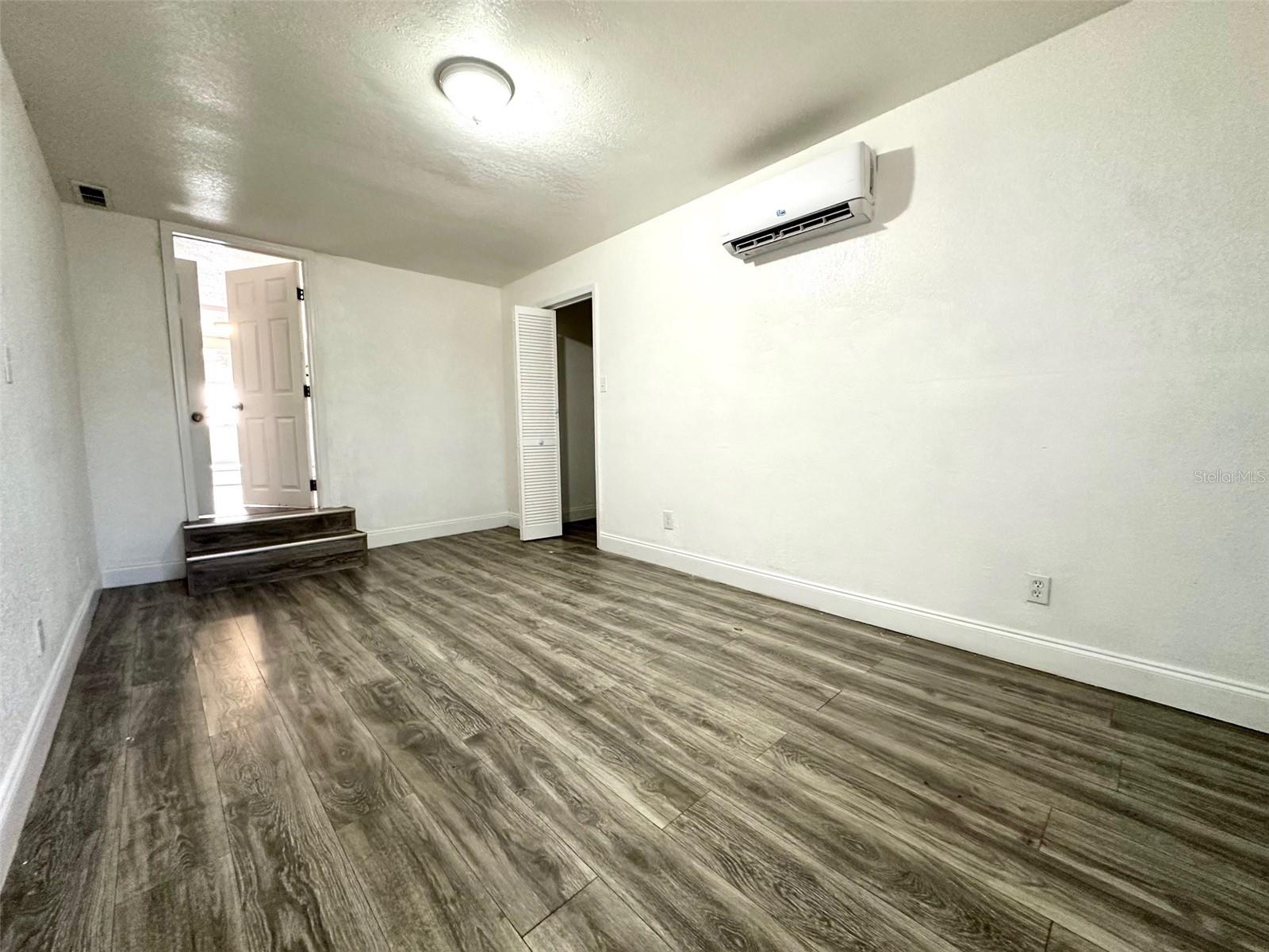 HOELDTKE HEIGHTS SUB - Residential Lease