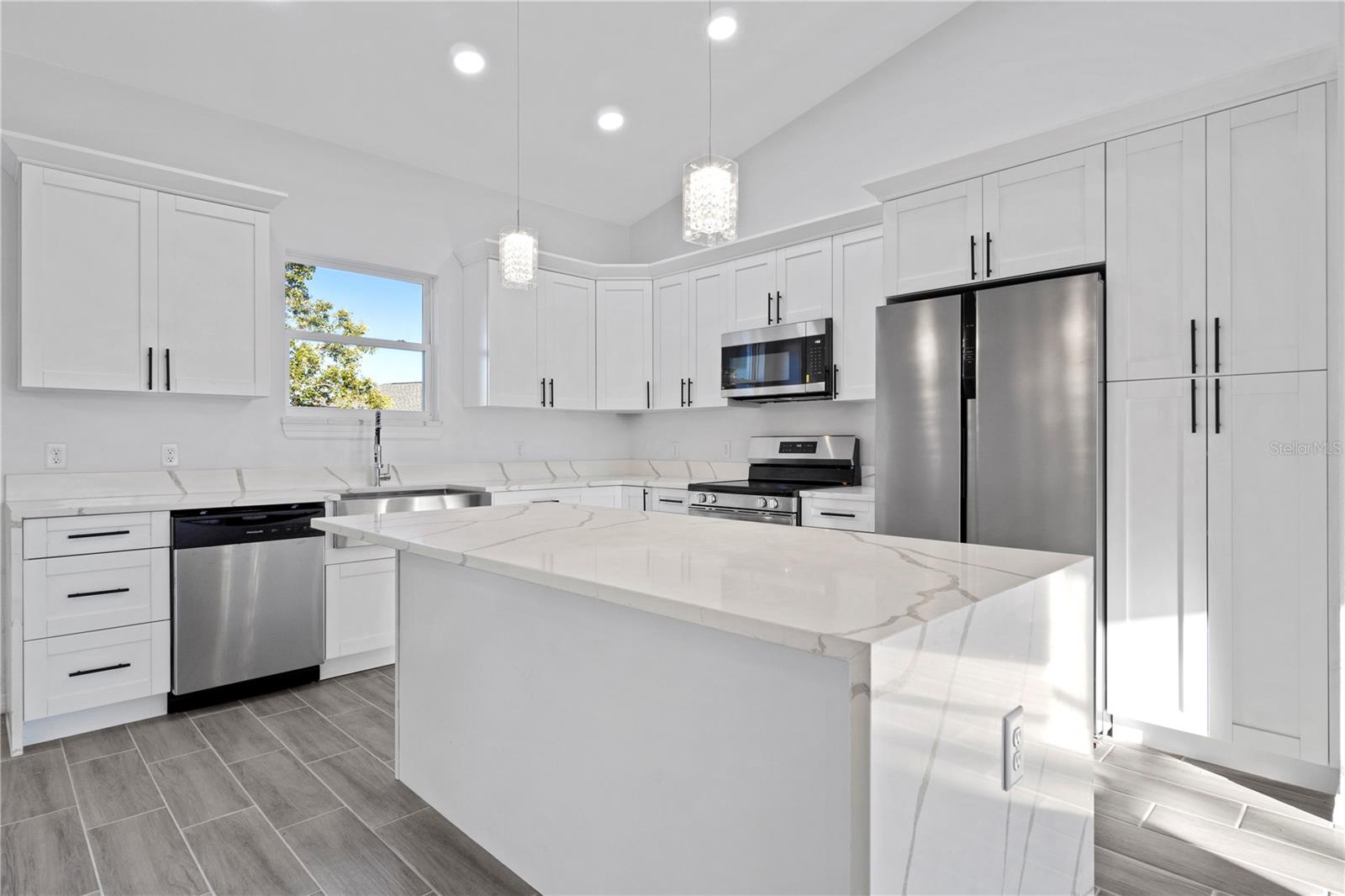 SILVER SPGS SHORES UN #25 - Residential