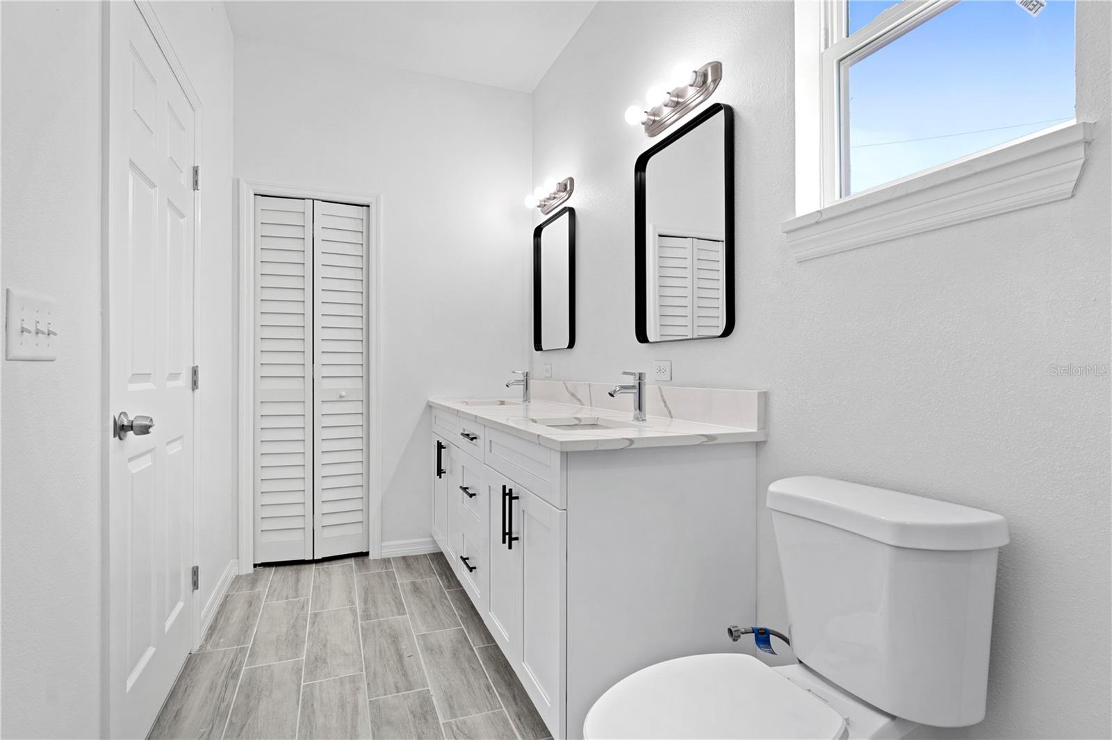 SILVER SPGS SHORES UN #25 - Residential