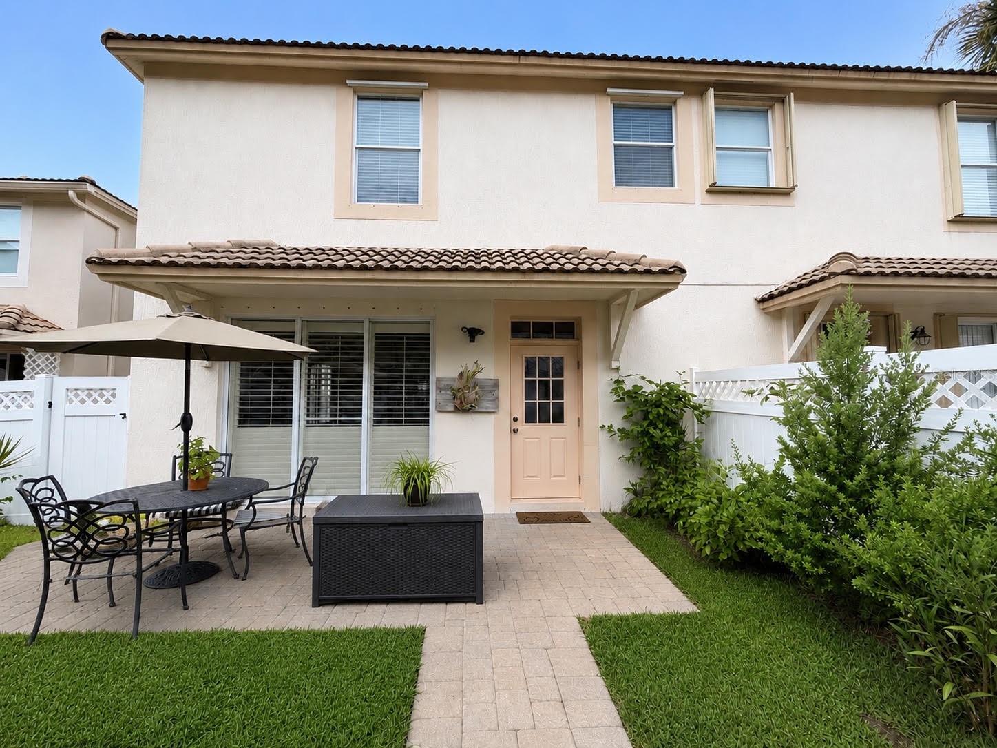 8074 MURANO CIRCLE
