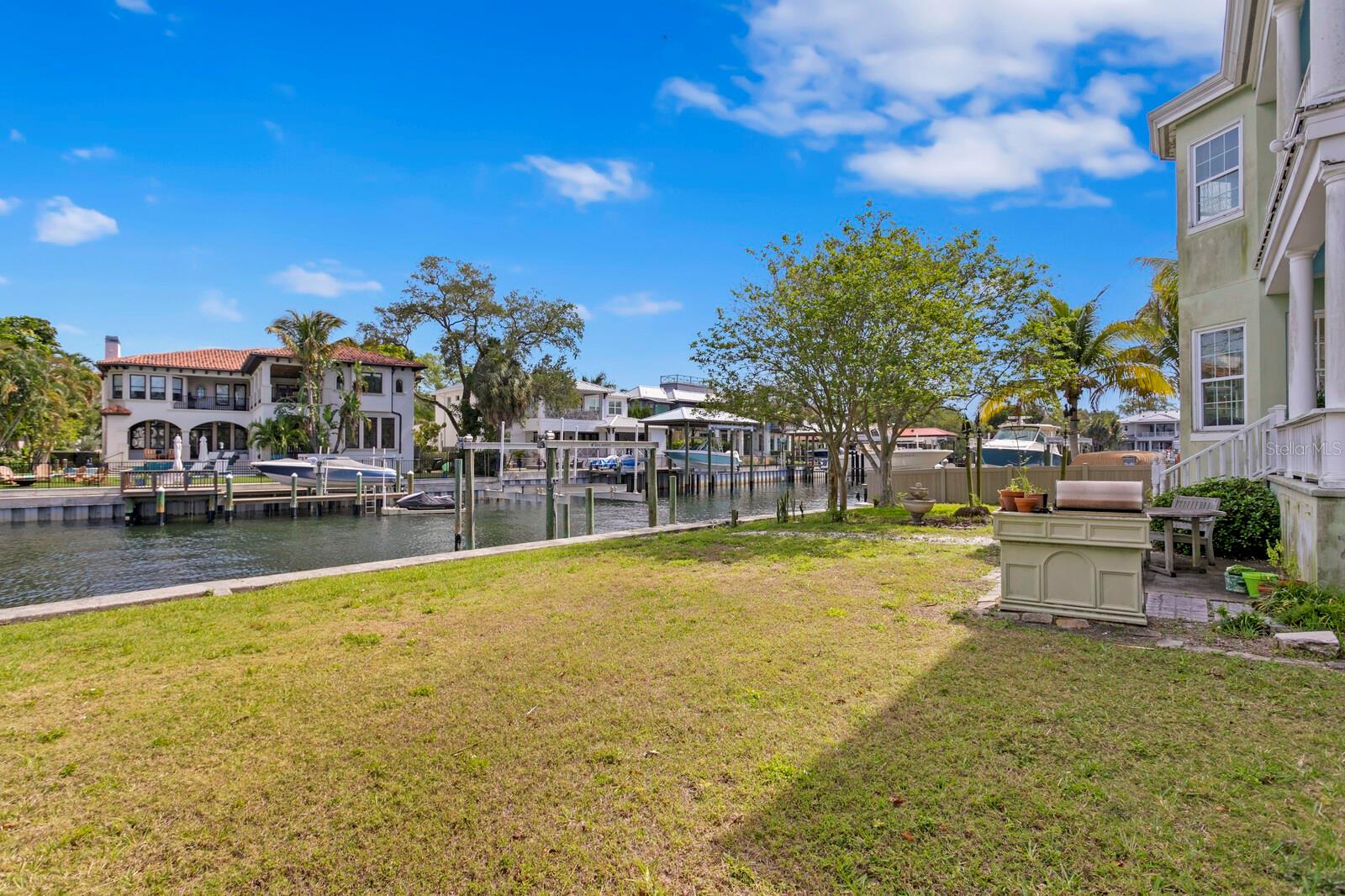 DAVIS ISLANDS PB10 PG52 TO 57 - Land