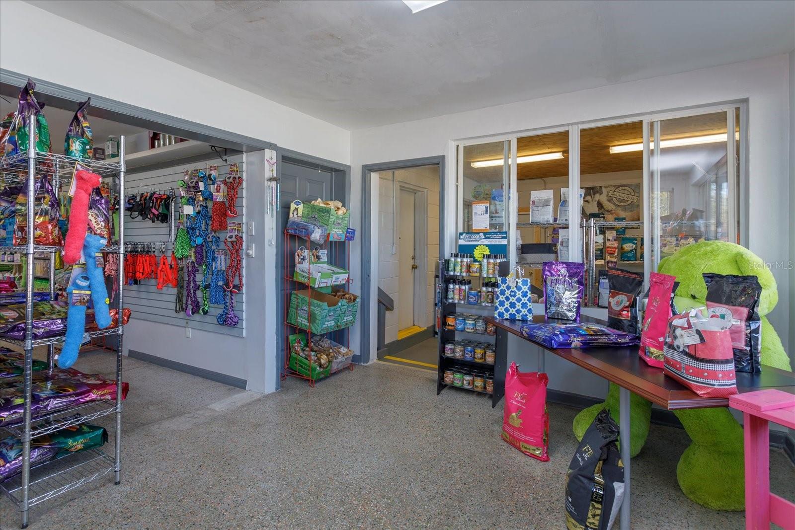 ORANGE CITY HILLS UNIT 01 - Commercial Sale