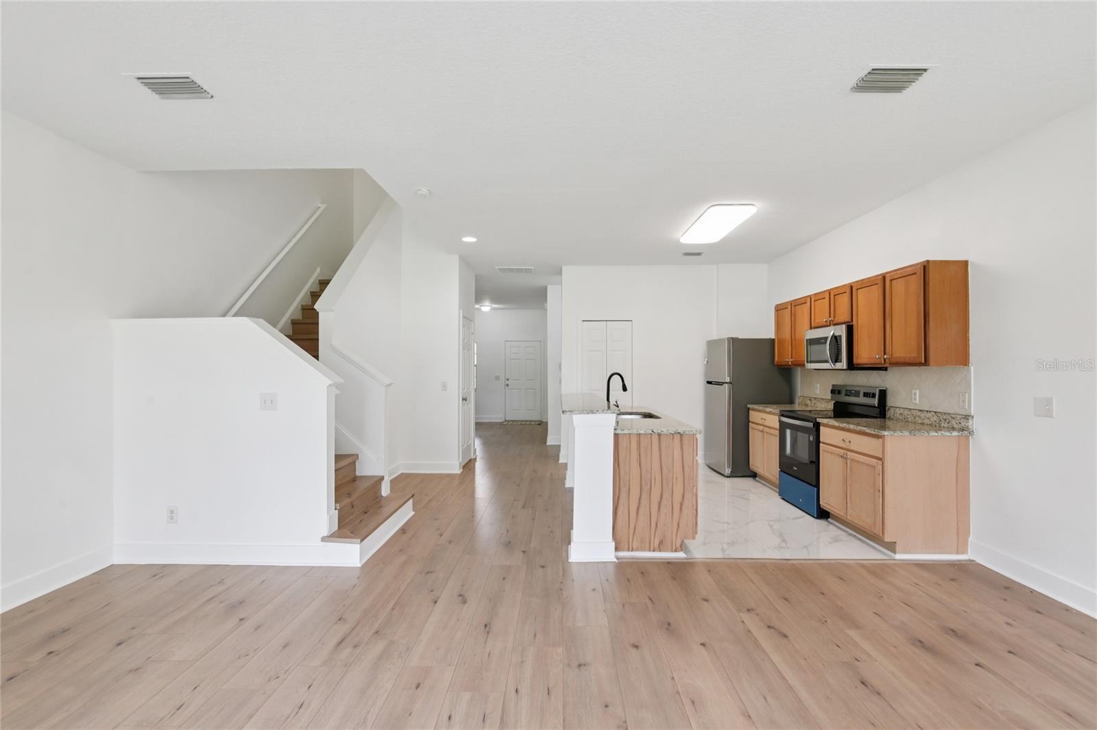 RIVER WALK - Residential Lease