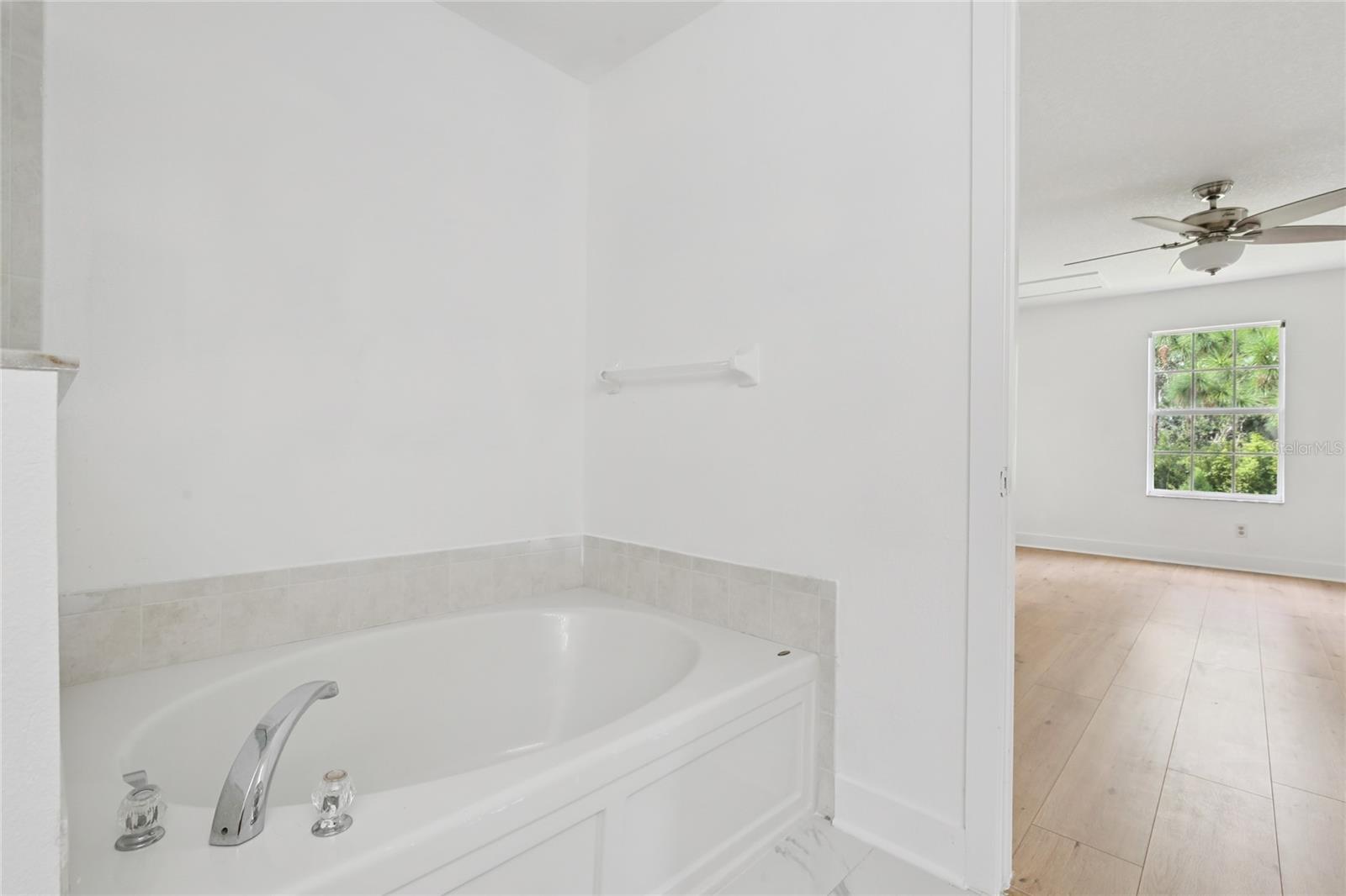 RIVER WALK - Residential Lease