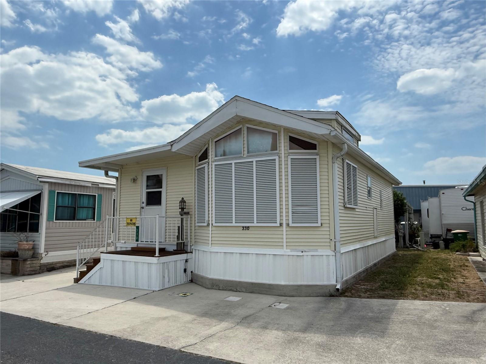 HOLIDAY TRAVEL PARK ENGLEWOOD - Residential