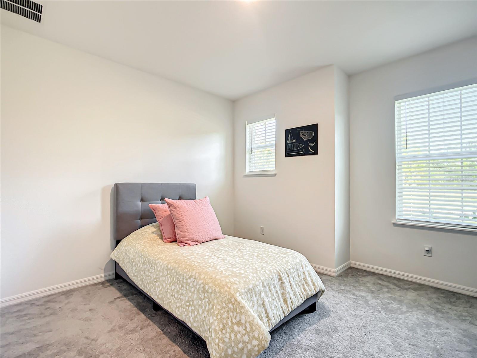 ROYAL HIGHLANDS - Residential