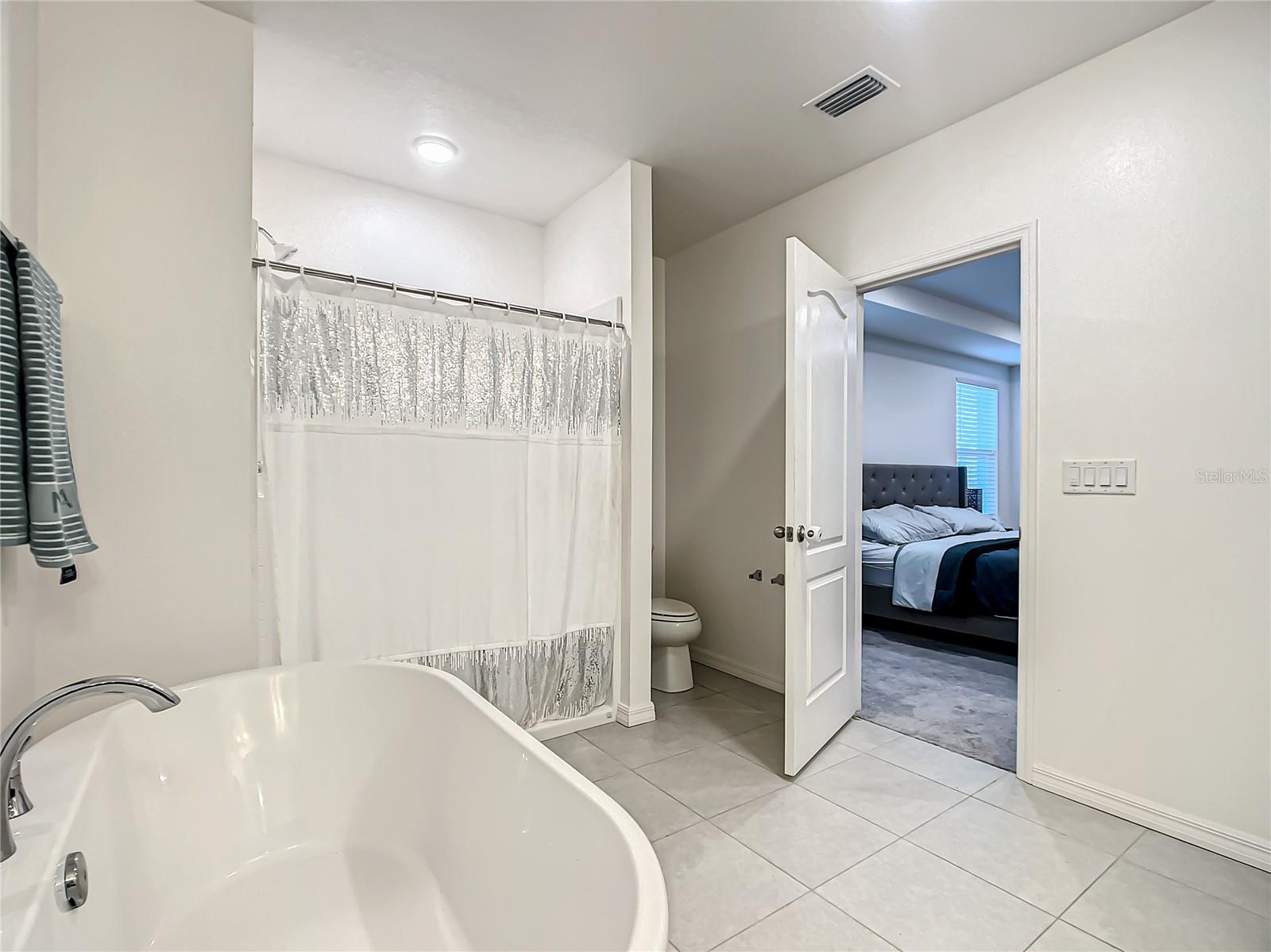 ROYAL HIGHLANDS - Residential