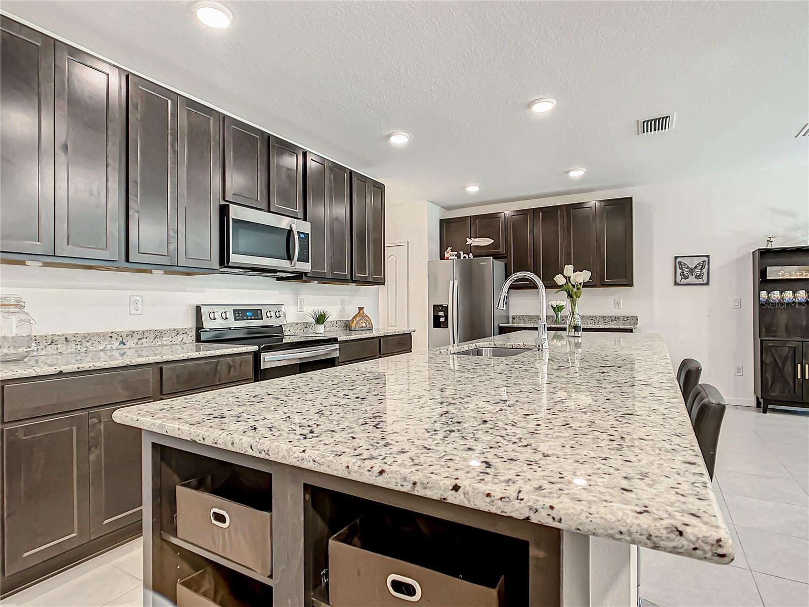 ROYAL HIGHLANDS - Residential