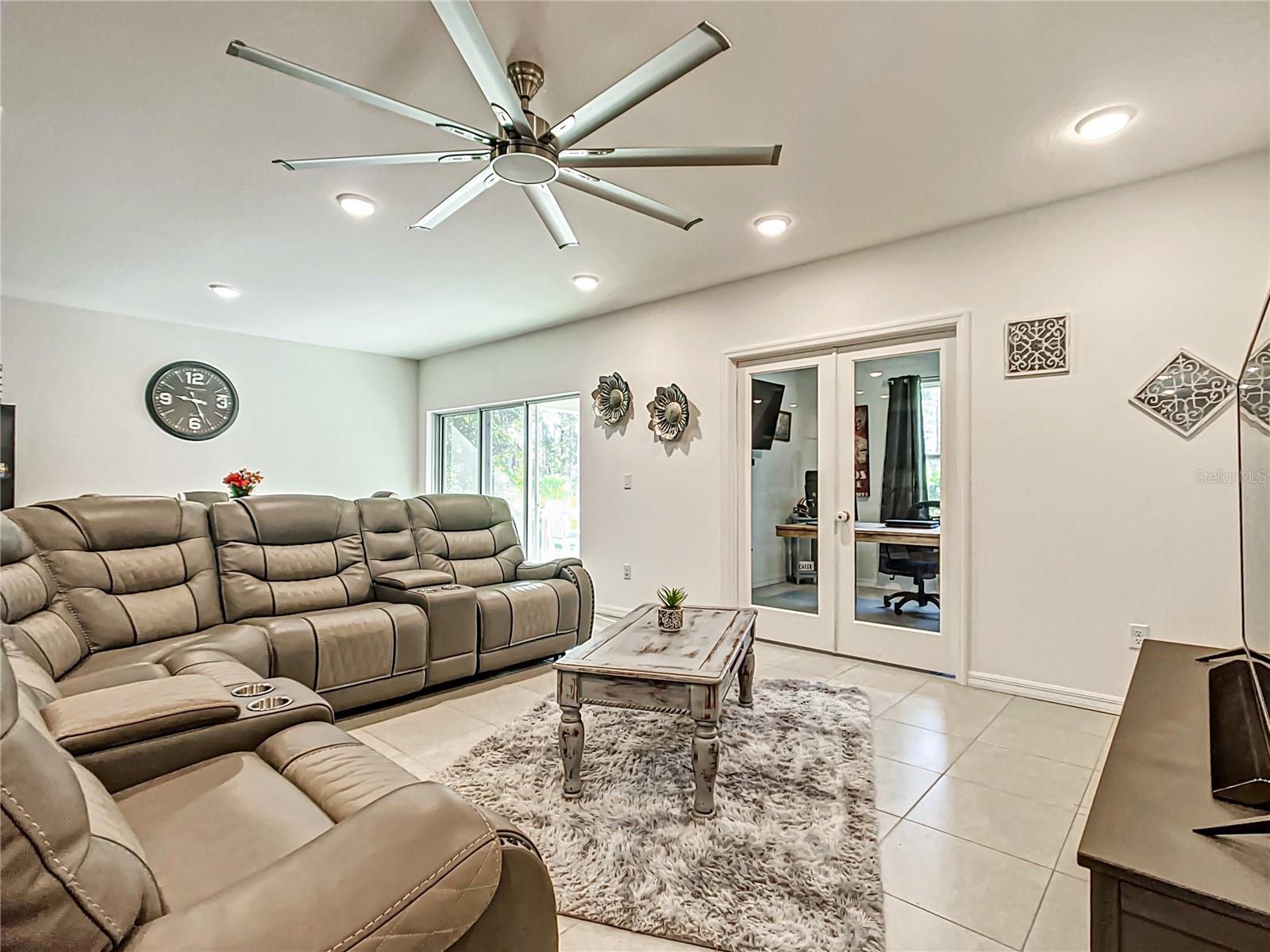 ROYAL HIGHLANDS - Residential