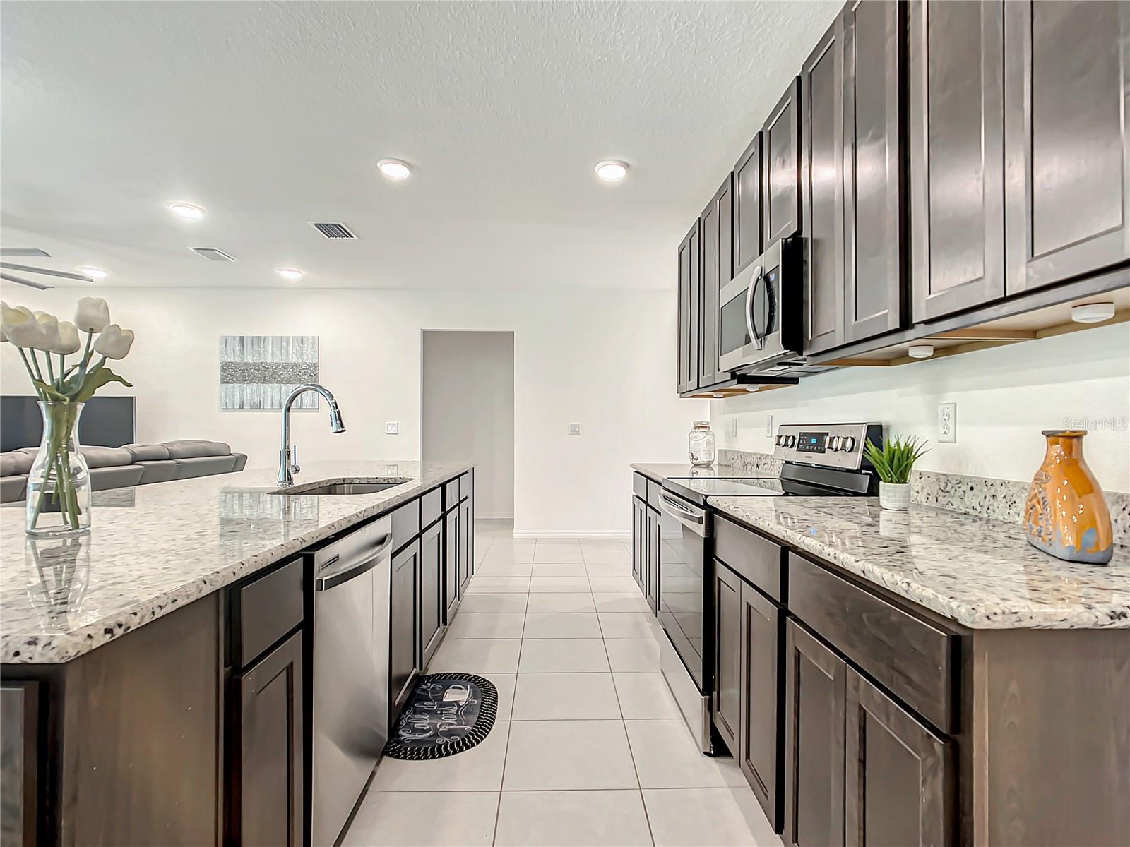 ROYAL HIGHLANDS - Residential