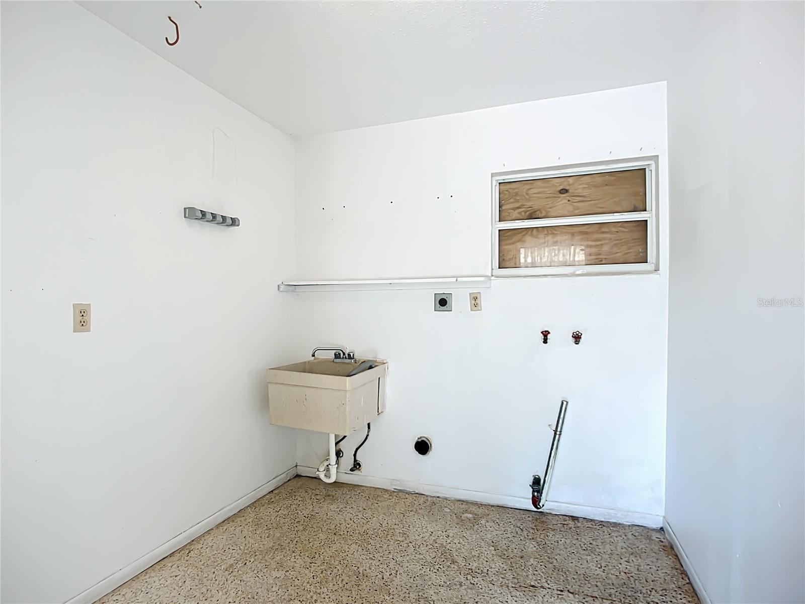 GOLDEN ACRES 2ND ADD - Residential