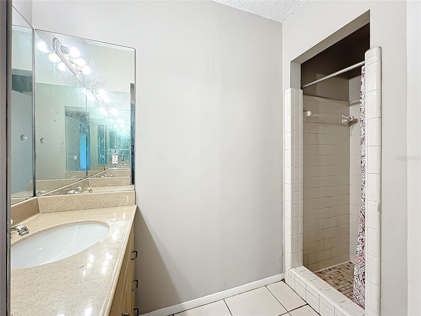 GOLDEN ACRES 2ND ADD - Residential