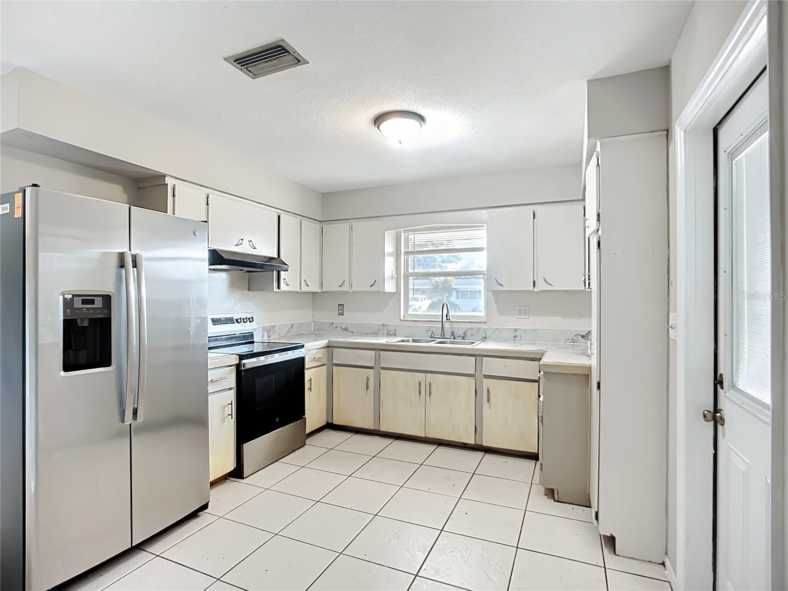 GOLDEN ACRES 2ND ADD - Residential